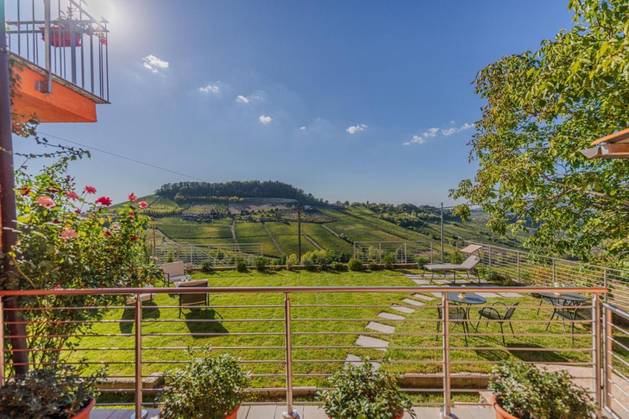Apartamento Casa Rafanelli Monforte dʼAlba Exterior foto